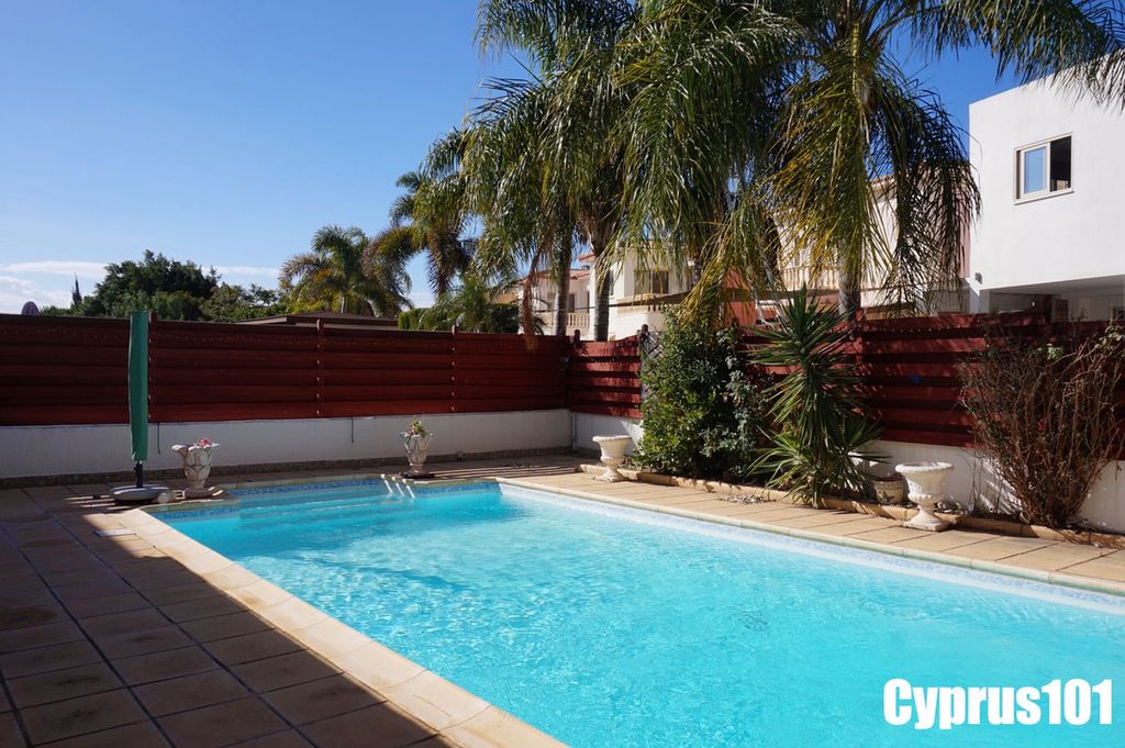 Property photo 3 of 36