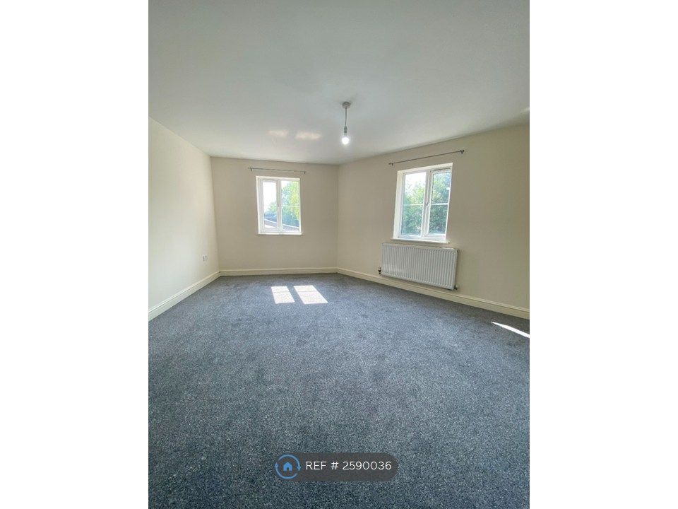 Property photo 3 of 6 Double Bedroom