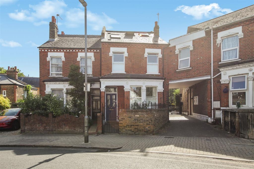 Property photo 1 of 25 Fawe Park Road