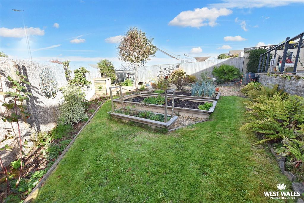Additional image 7 of 3 bed detached bungalow for saleSilverstream Drive, Hakin, Milford Haven SA73