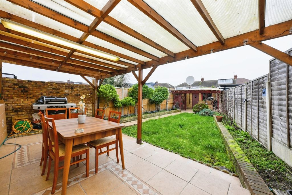 Property photo 3 of 22