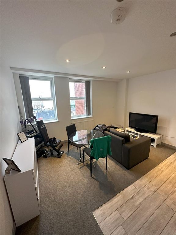 Property photo 1 of 5 Living.Jpg
