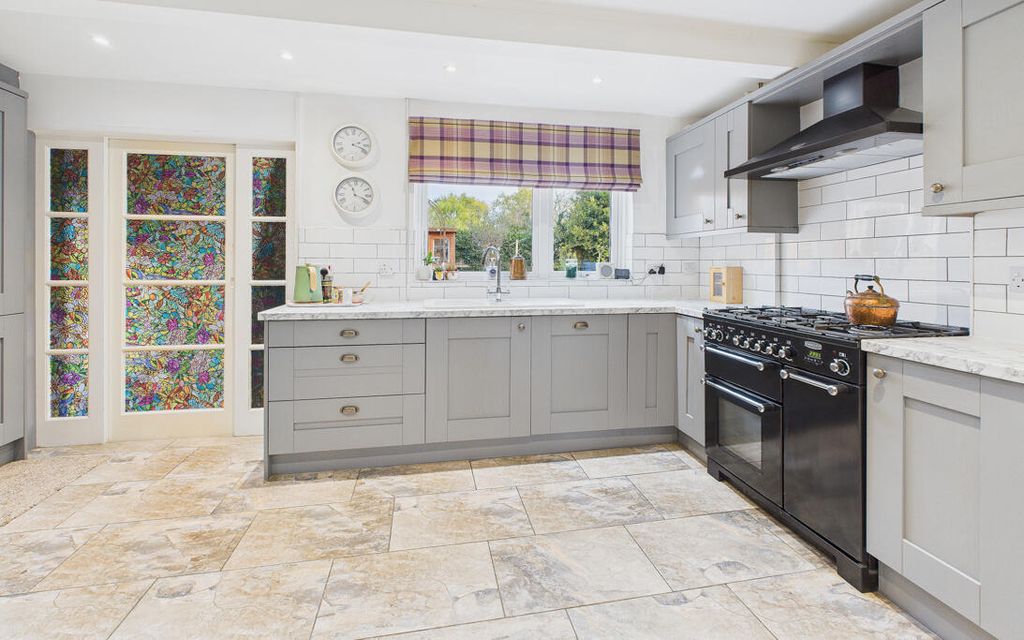 Property photo 3 of 22 Cam05427G0-Pr0081-Still029.Jpg