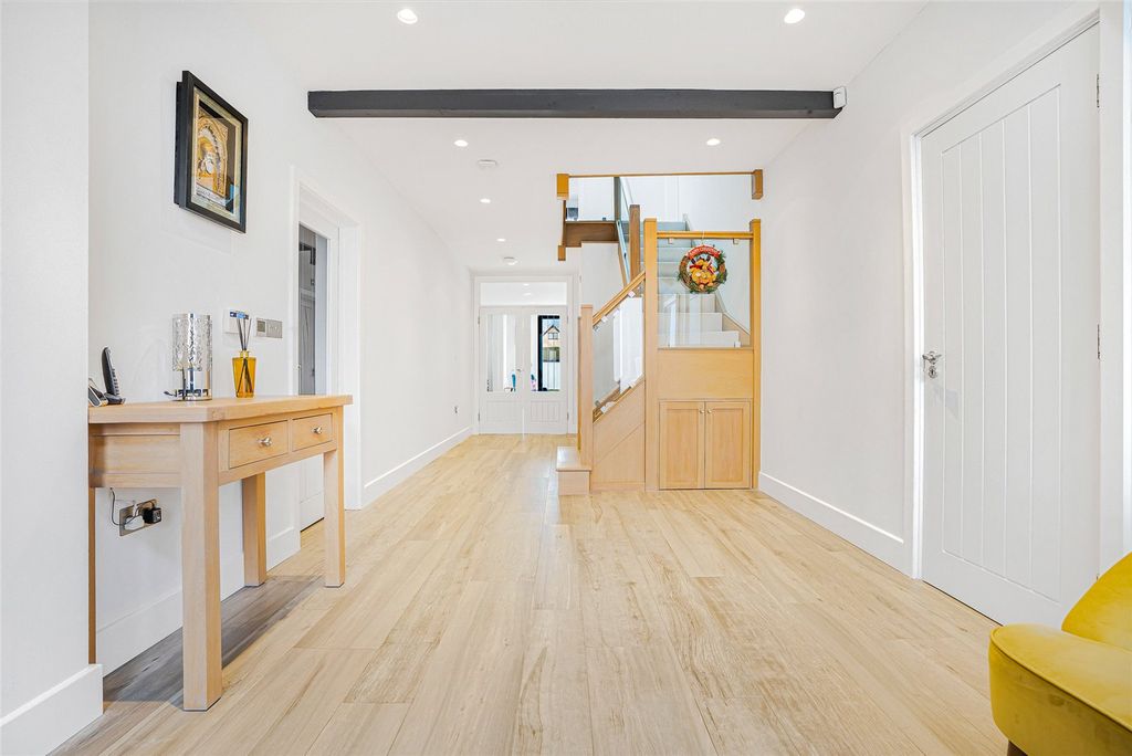 Property photo 3 of 34 Picture No. 29