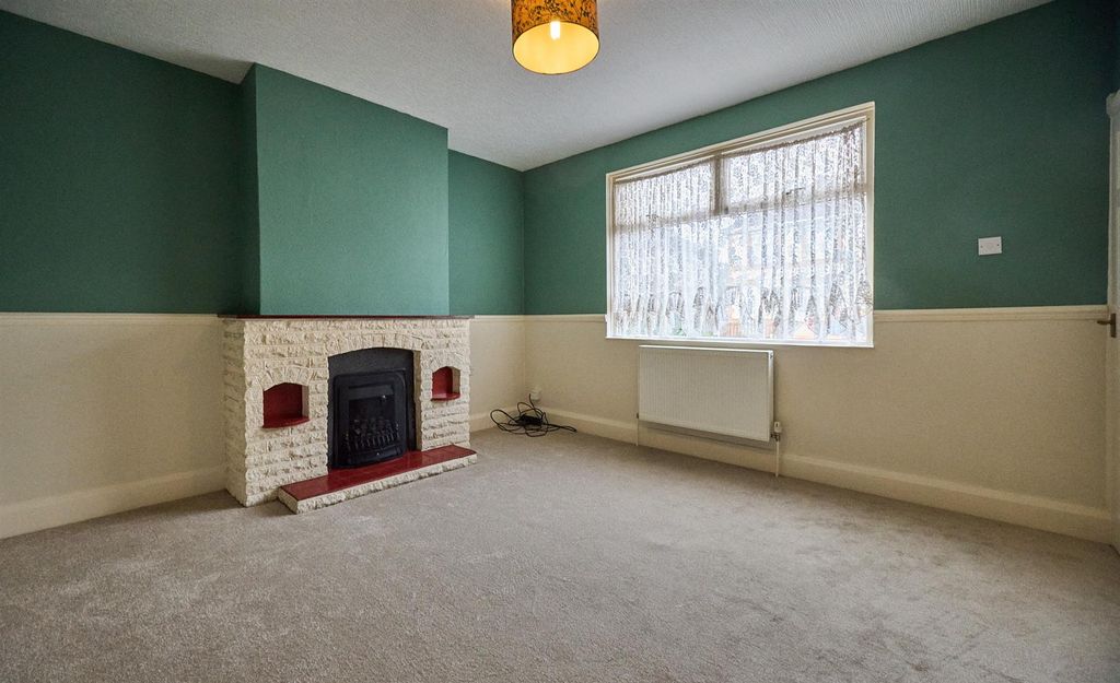 Property photo 3 of 15 Lounge To Front