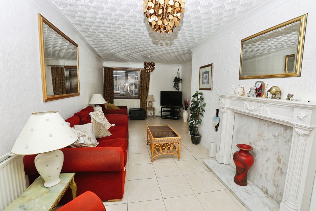 Property photo 3 of 15