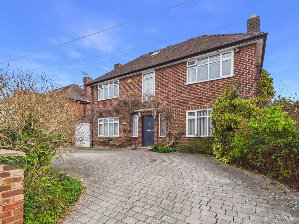 Property photo 1 of 34