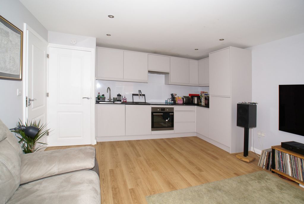 Property photo 3 of 7 Dsc00132A