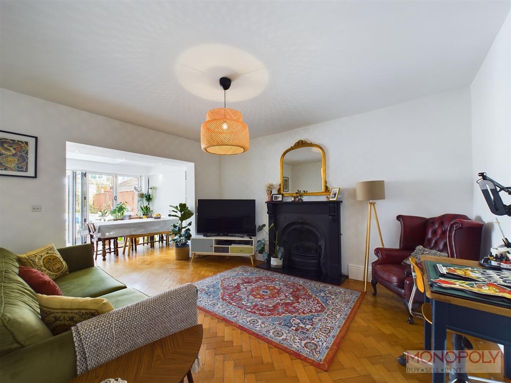 Property photo 2 of 24 Cam01979G0-Pr0231-Still008.Jpg