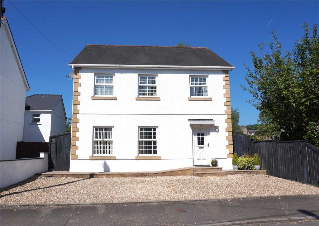 Property photo 2 of 26