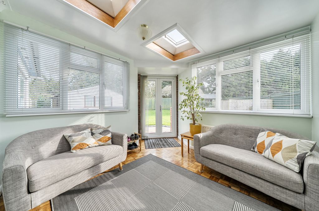 Property photo 3 of 24 1431514-10-69c192...