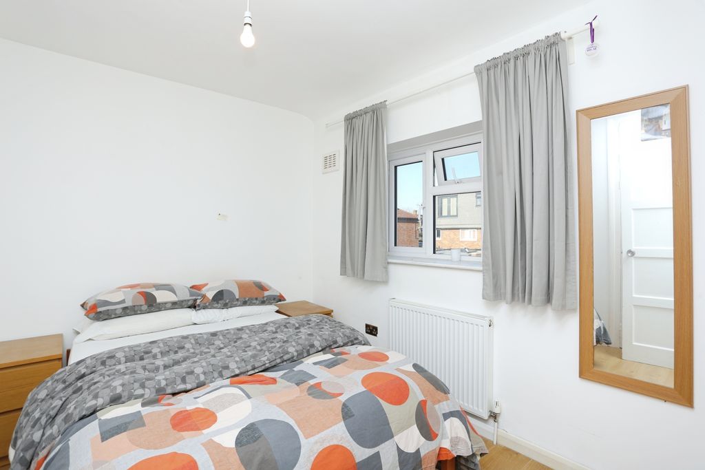 Property photo 1 of 15 Bedroom