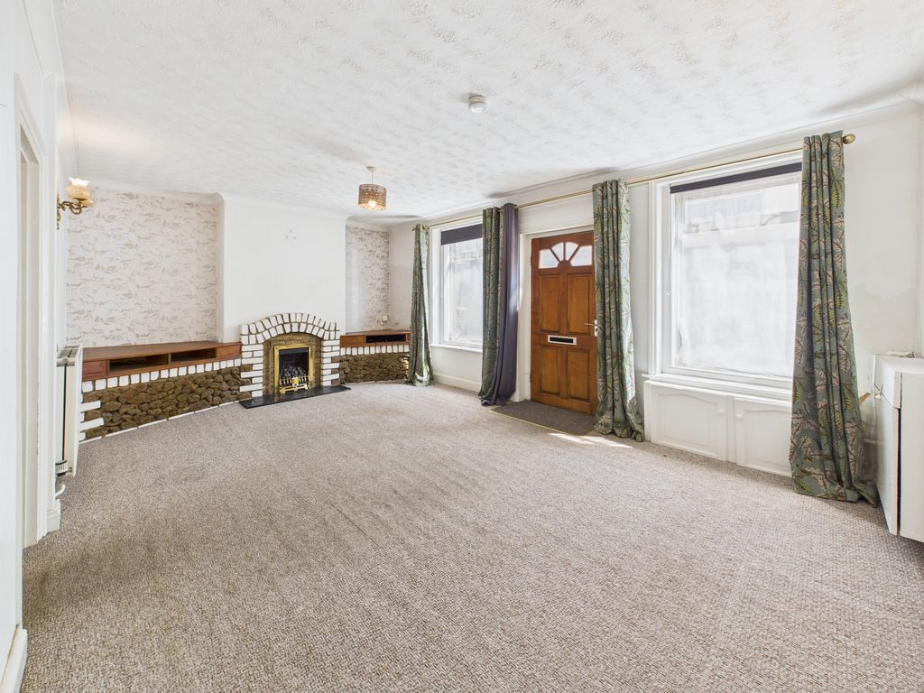 Property photo 2 of 26