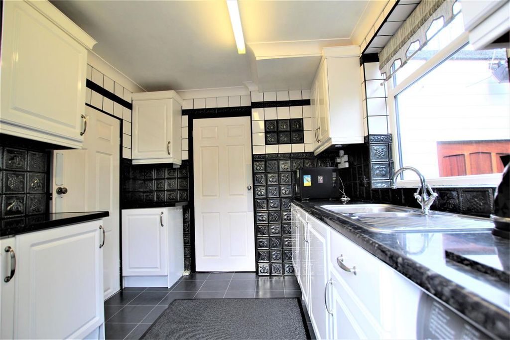 Property photo 3 of 30