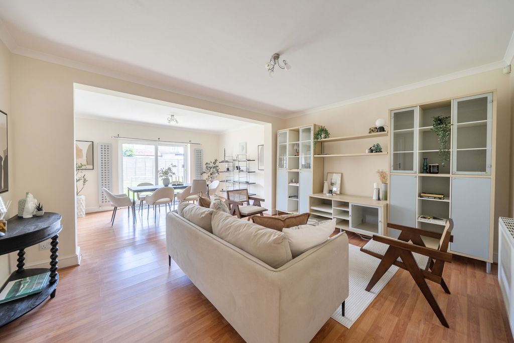 Property photo 3 of 21 1472854-11-6A2816...