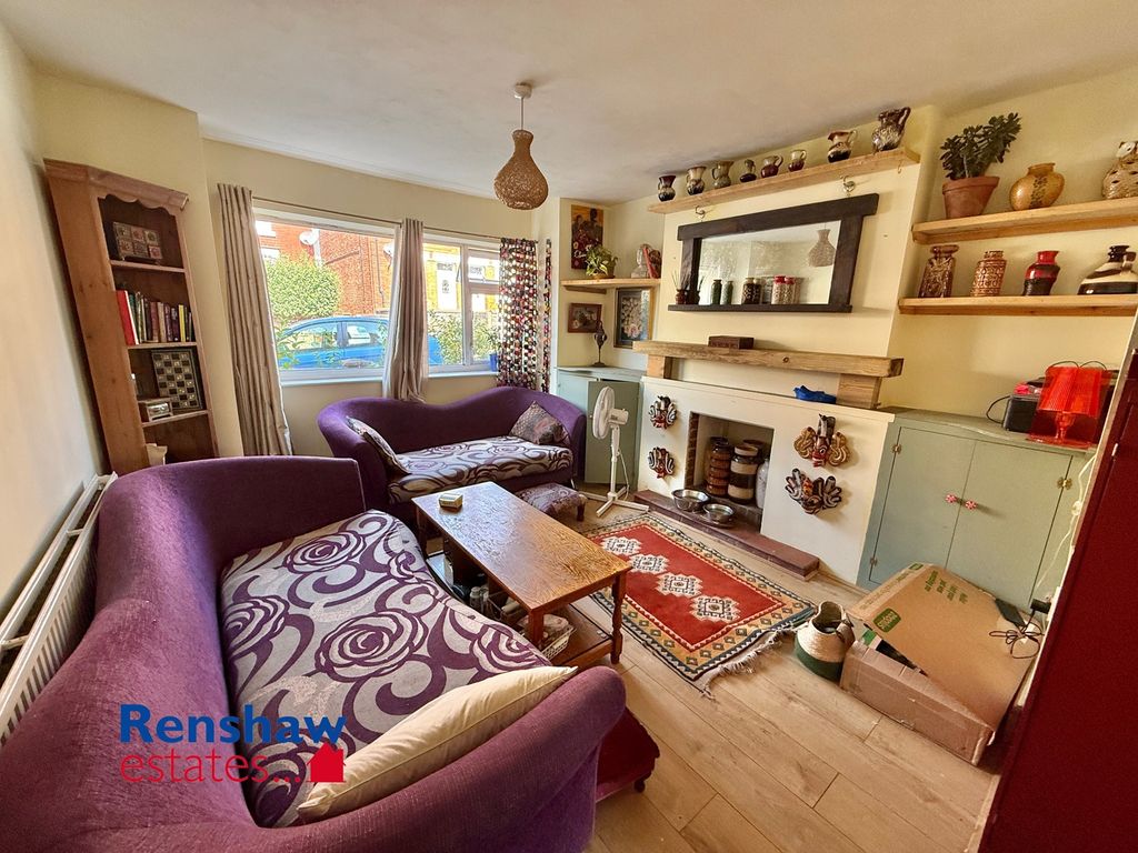 Property photo 2 of 11 L