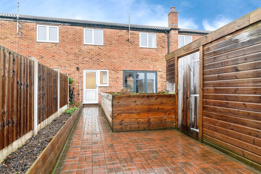 Property photo 2 of 17