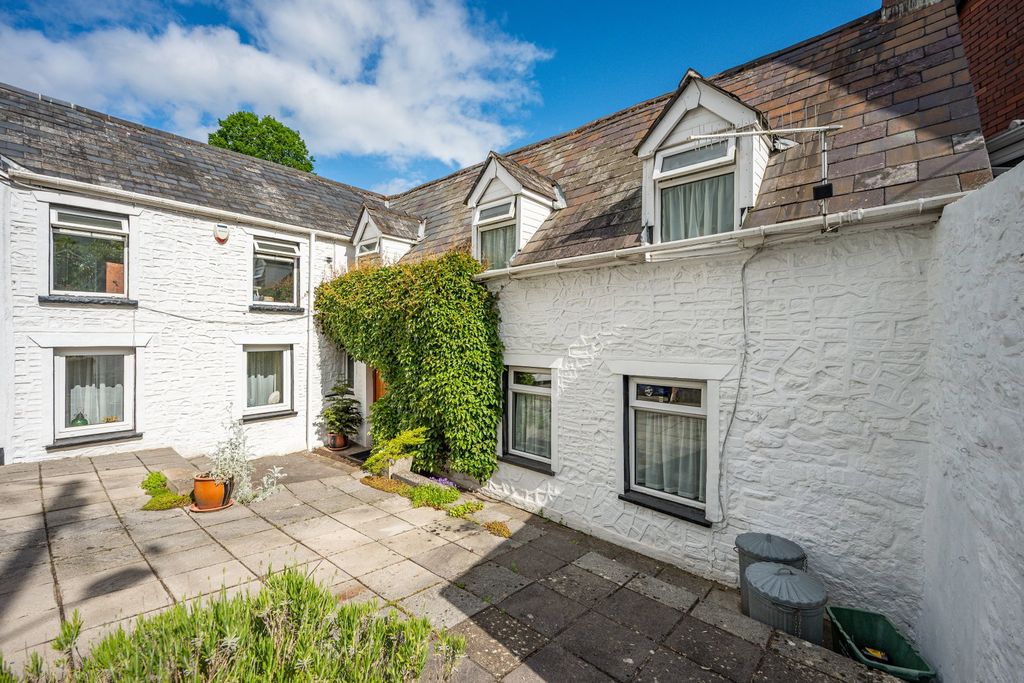 Property photo 1 of 49