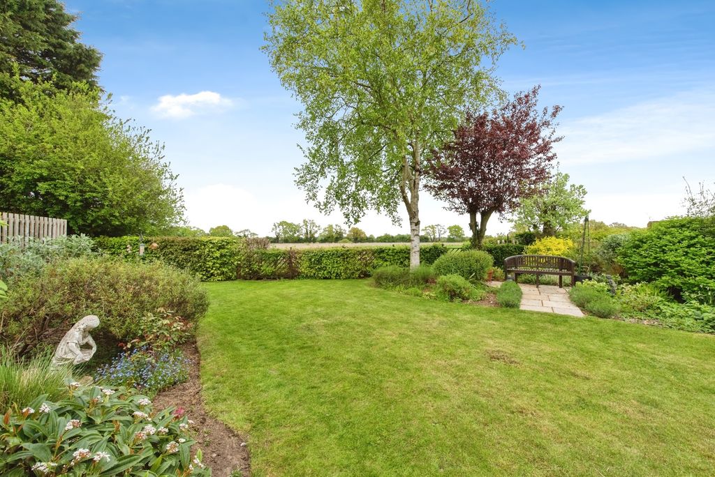 Property photo 3 of 17 Photo