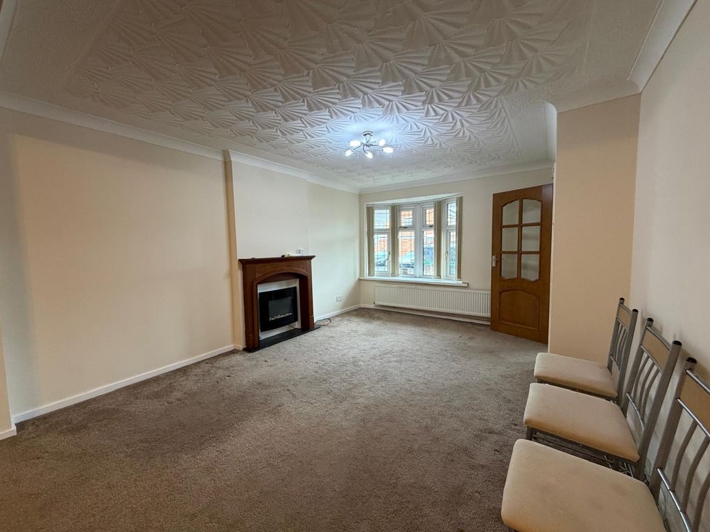 Property photo 3 of 20 Image