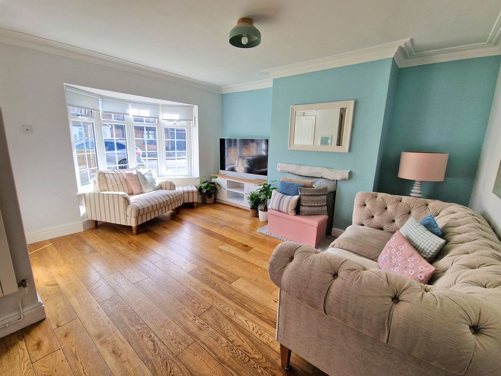 Property photo 3 of 23