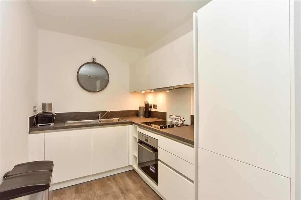 Property photo 2 of 7 Kitchen/ Living Area