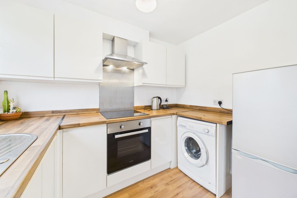 Property photo 2 of 12 Kitchen