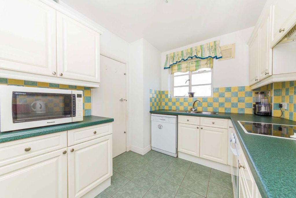 Property photo 3 of 9