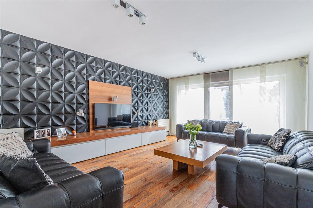 Property photo 3 of 39 Rhydypenau Road 98A-4.Jpg