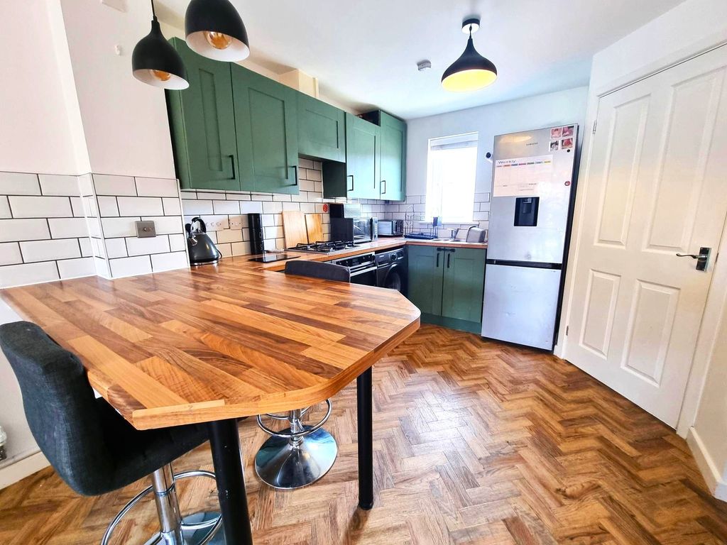 Property photo 3 of 13 Kitchen Area