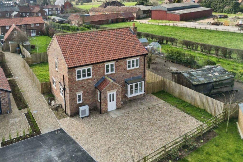 Property photo 1 of 18 4112090