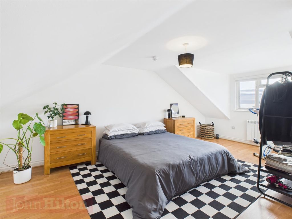 Property photo 3 of 6 Cam02534G0-Pr0624-Still004.Jpg