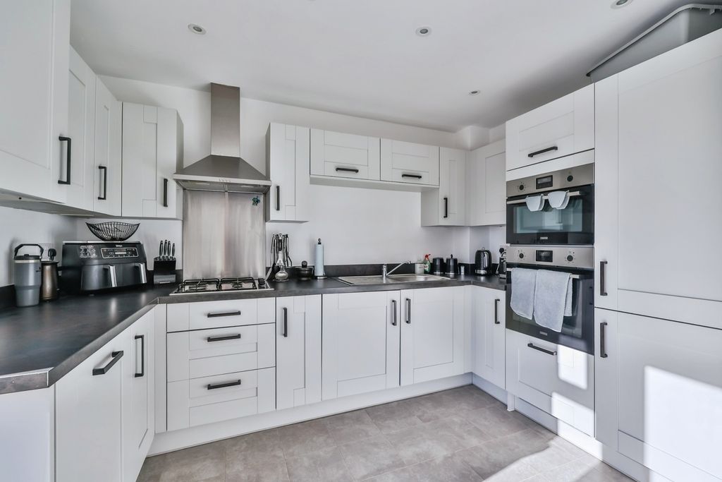 Property photo 2 of 15 Pbox-Img.Jpg