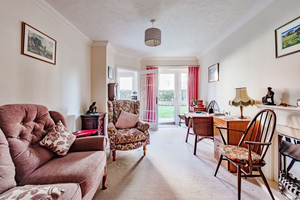 Property photo 3 of 11