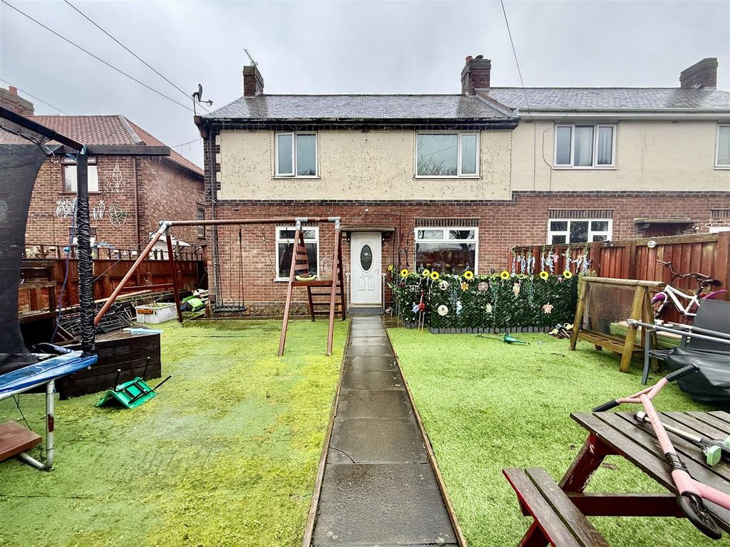 Property photo 1 of 10 External