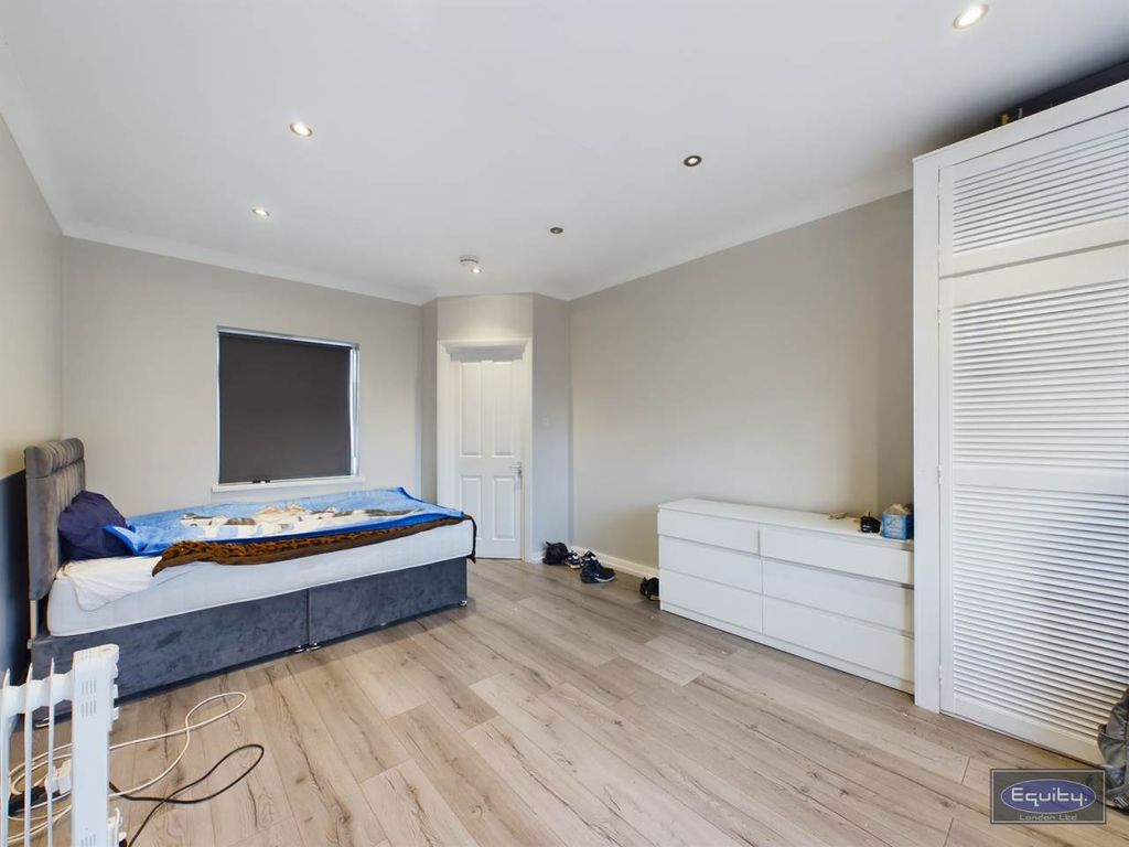 Property photo 2 of 9 Bedroom 3