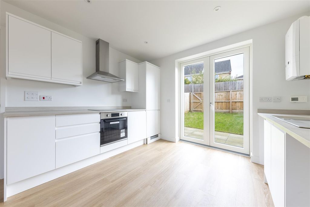 Property photo 3 of 16 Kitchen Area