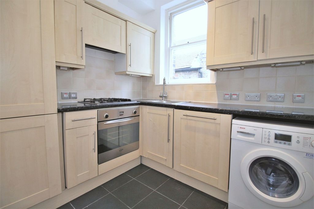 Property photo 2 of 5 Kitchen