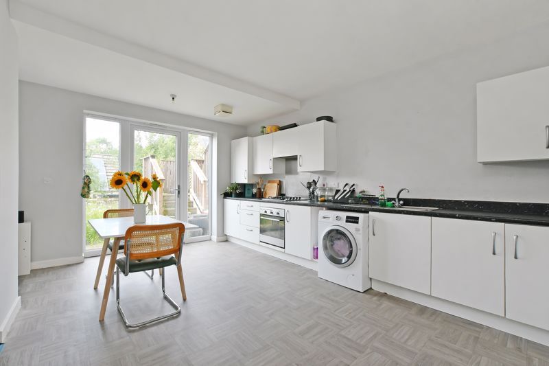 Property photo 3 of 26 Dining Kitchen