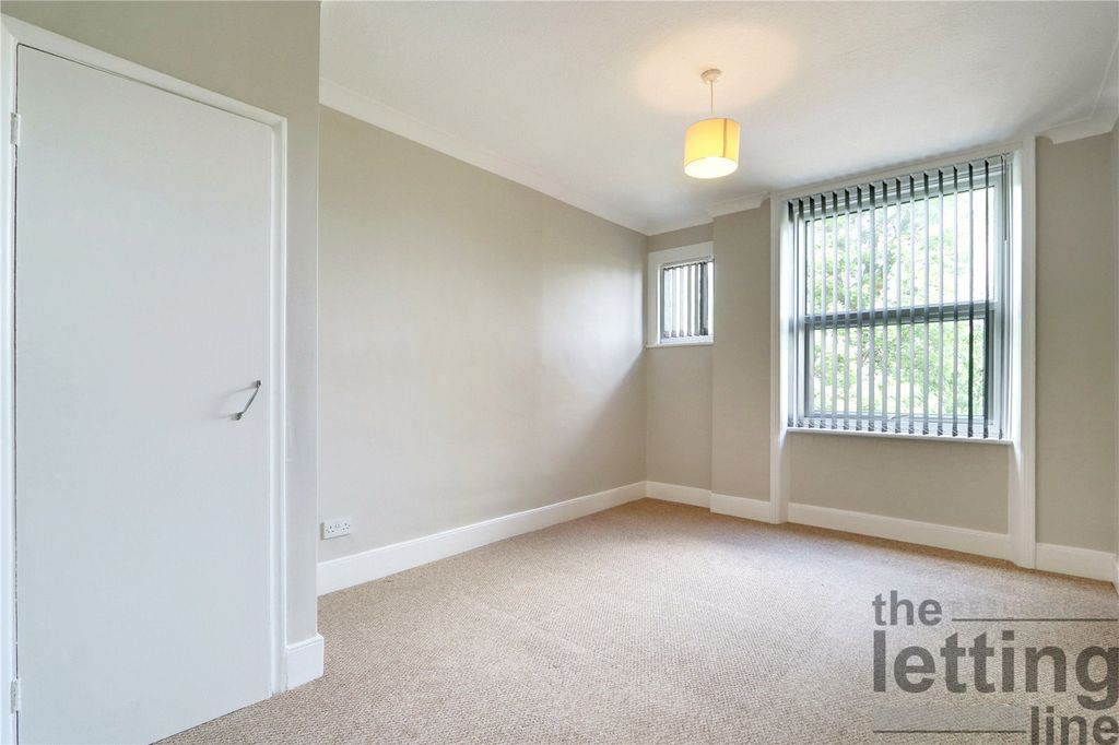 Property photo 3 of 9 Picture No. 17