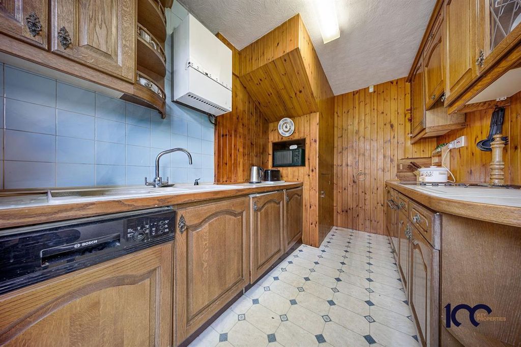 Property photo 3 of 20