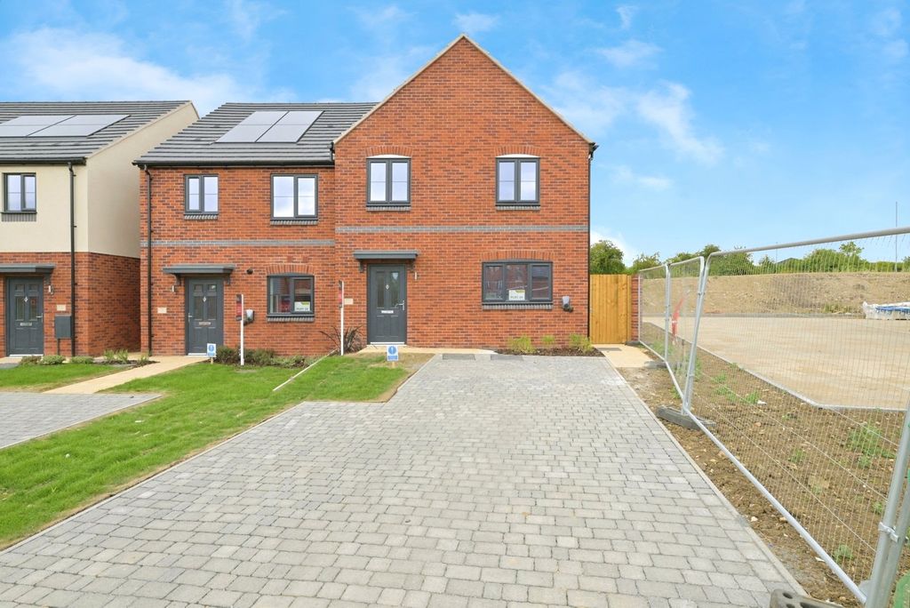 Property photo 1 of 9 Front