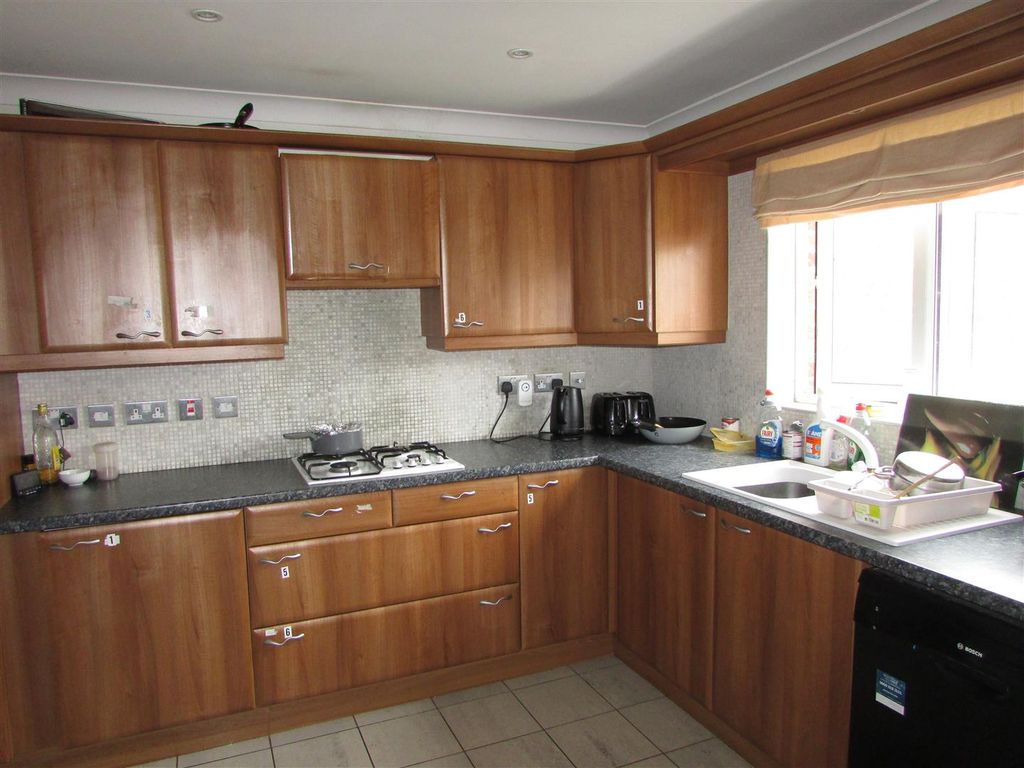 Property photo 3 of 4