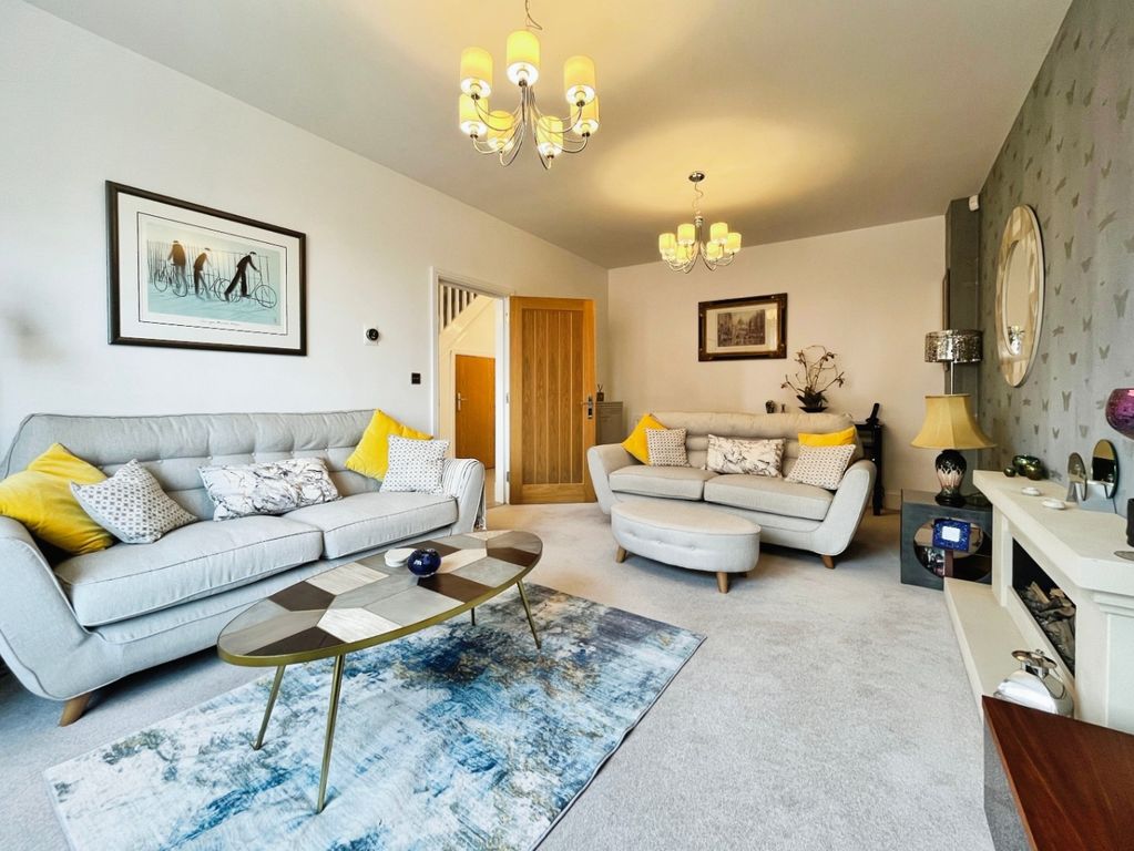 Property photo 3 of 36 3983128