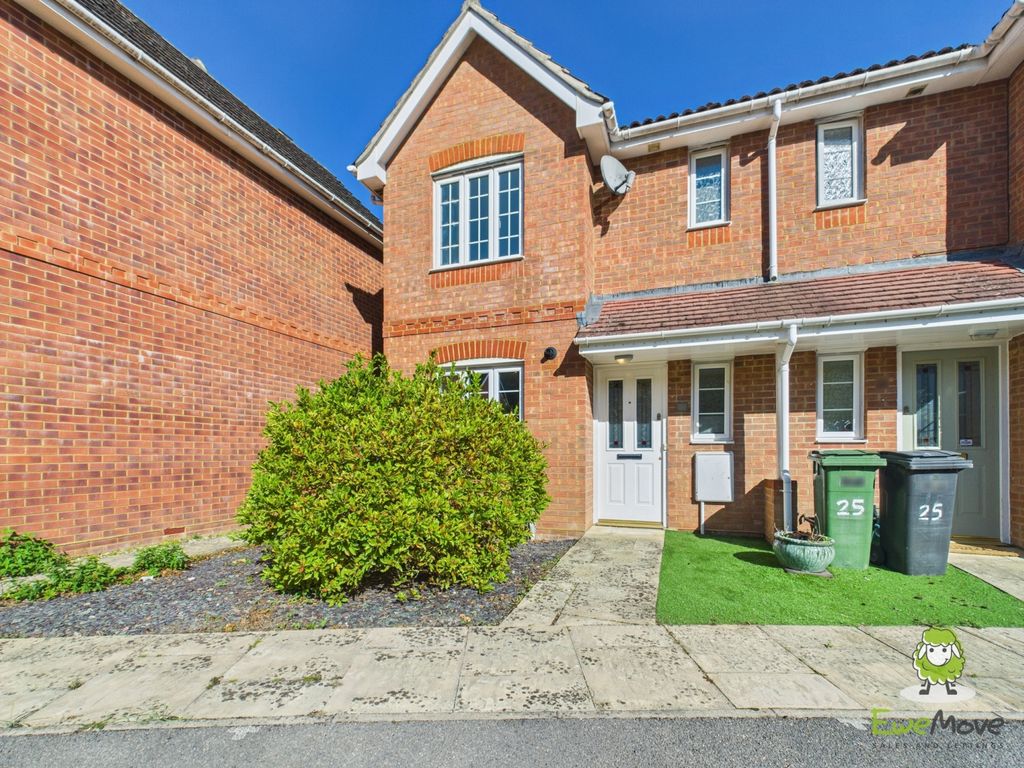 Property photo 1 of 18 Ewemove Basingstoke Highpath Way External Front