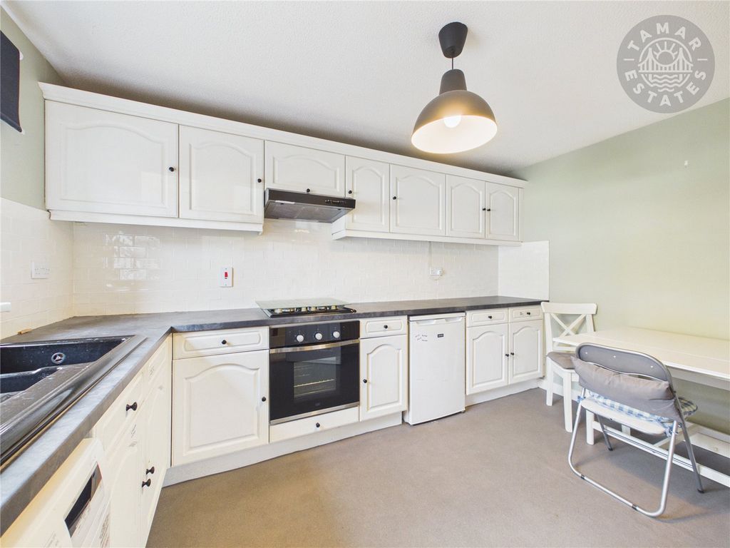 Property photo 2 of 17 Kitchen/Breakfast Rm