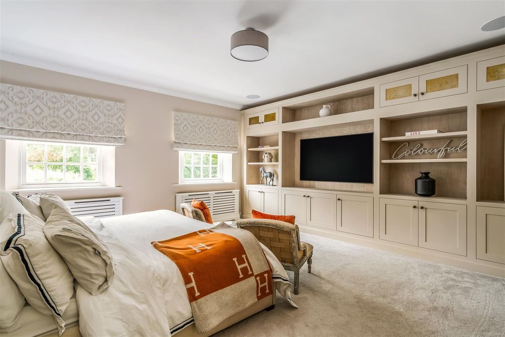 Property photo 3 of 27