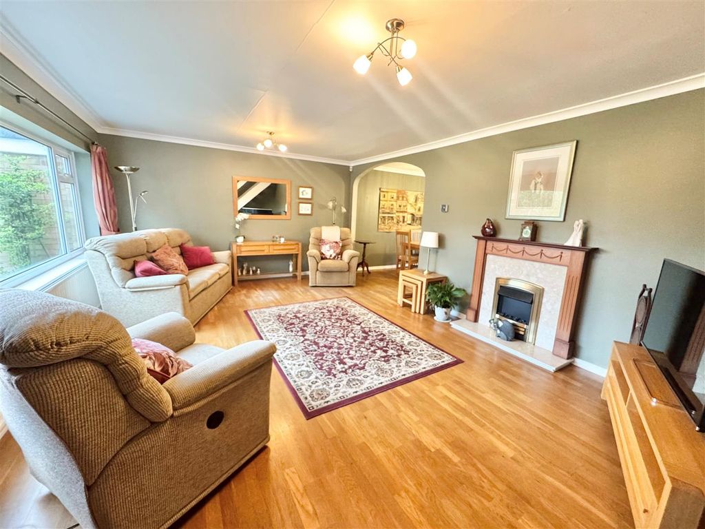 Property photo 2 of 14