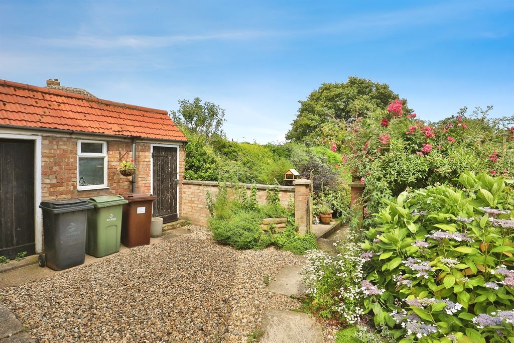 Property photo 2 of 13