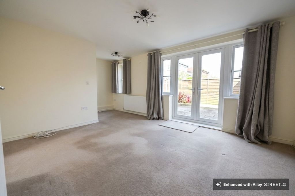 Property photo 3 of 7 Living Room